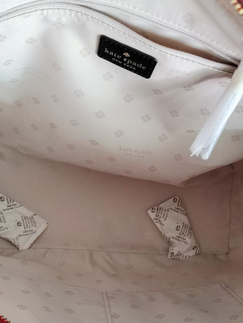 Kate Spade Lipstick Hearts Tote & Cardholder - Picture 5 of 11